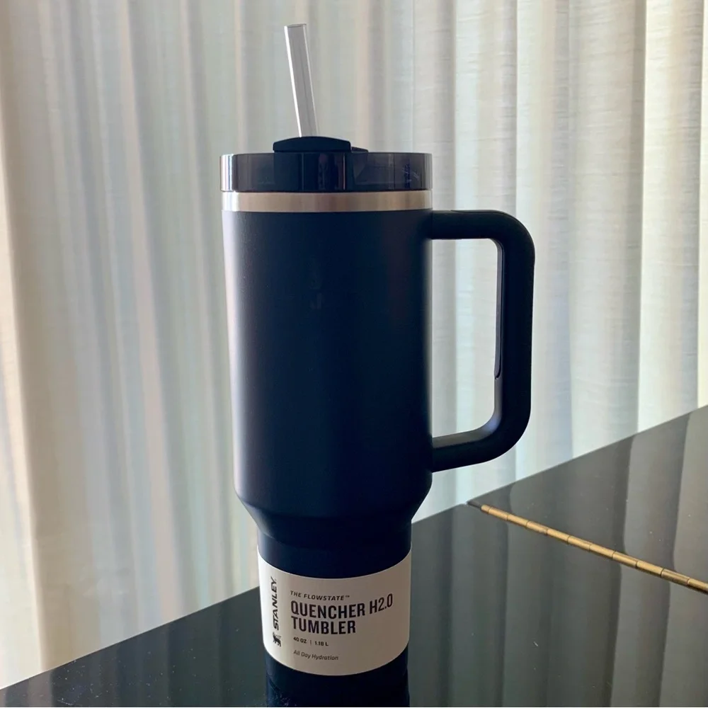 Stanley Verizon 40oz Quencher Tumbler H2.0 Black | New with Straw | Rare - Picture 3 of 15